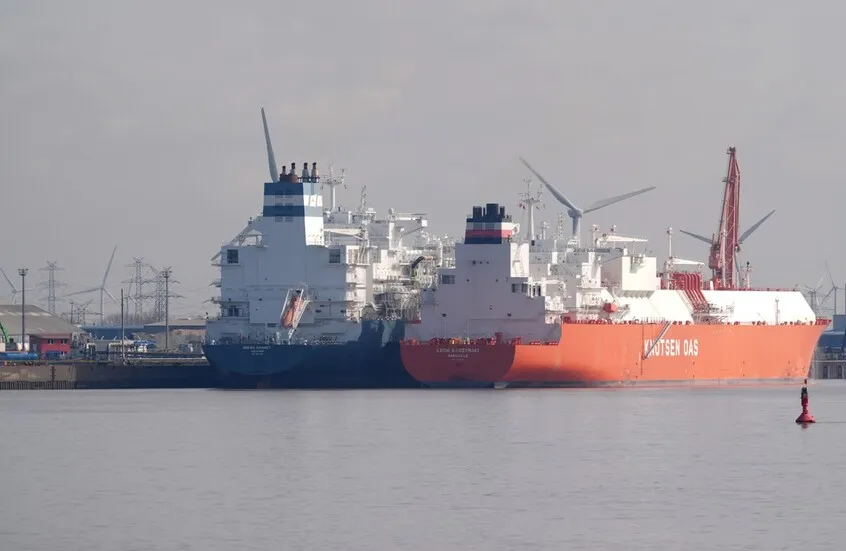 تراجع ناقلتي غاز قطريتين عن هرمز وسط تصاعد التوتر