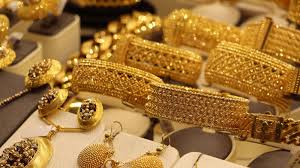 Gold Declines on Strong Dollar and US Jobs Data