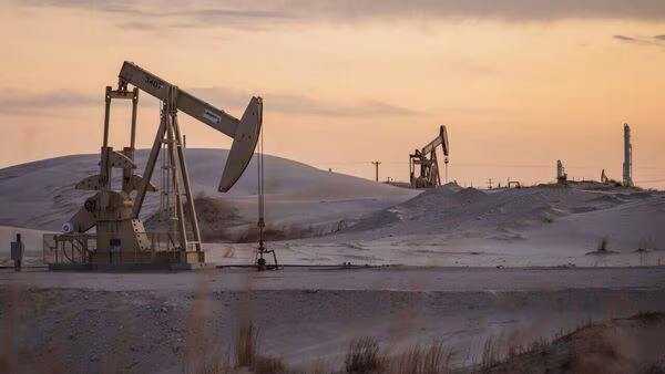 Sharp Oil Drop Amid Temporary US-Iran Ceasefire