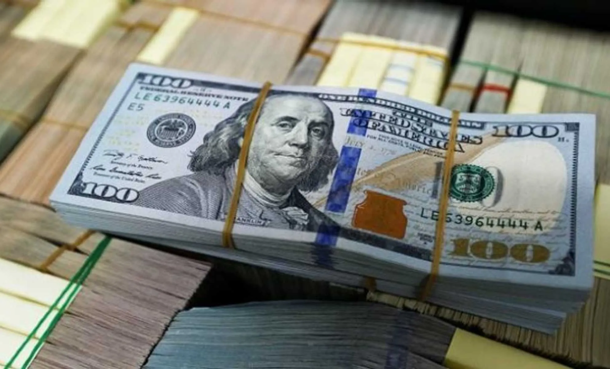 Dollar Hits 153,500 Selling, 152,500 Buying in Iraq