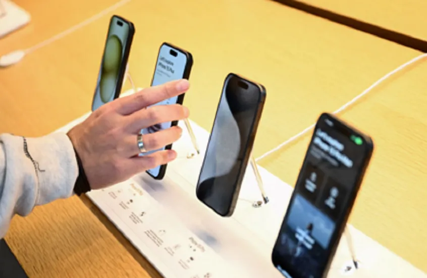 Farewell to Chemical Disinfectants: Smart Plastic Film Shreds Viral Envelopes Upon Contact