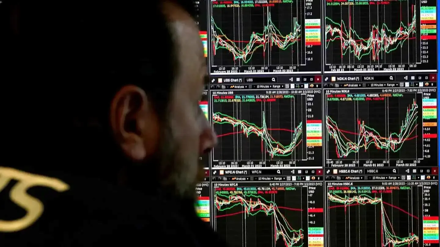 Hormuz Crisis 2026: Recession Ghost Haunts UK Amid Oil Price Hike and Sharp Decline in British Exports