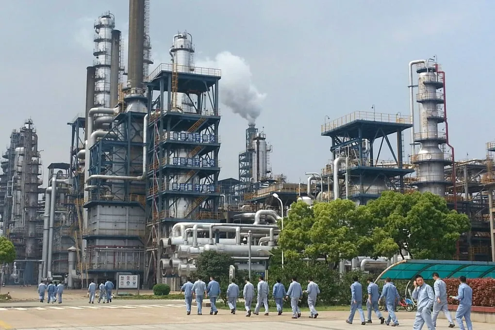 Beijing Refuses Compliance with US Sanctions Against Chinese Refineries