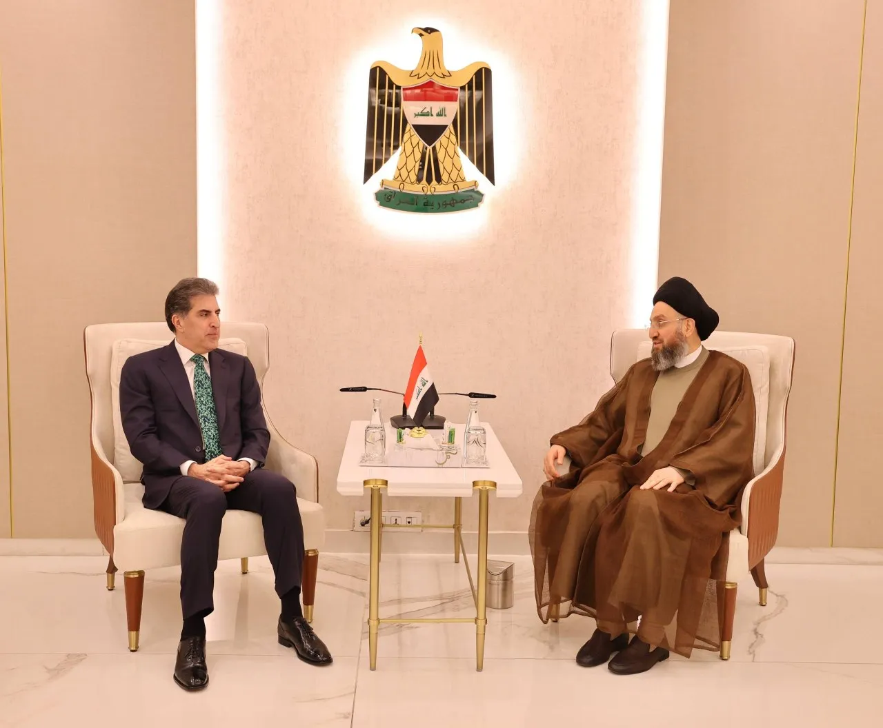 الحكيم وبارزاني يبحثان إنهاء الصراعات الإقليمية وتحقيق الاستقرار بالعراق