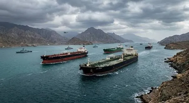 "Vitol" offers Iraqi oil outside Hormuz signaling ships leaving the region