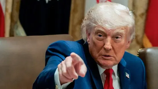 ترامب يؤكد استمرار التواصل مع طهران يومياً ويدعو إيران لإبرام اتفاق تاريخي