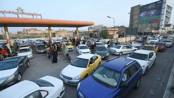 لجنة نيابية: أزمة البنزين الحالية مرتبطة بتطورات المنطقة وجهود لاستيراد شحنات إضافية
