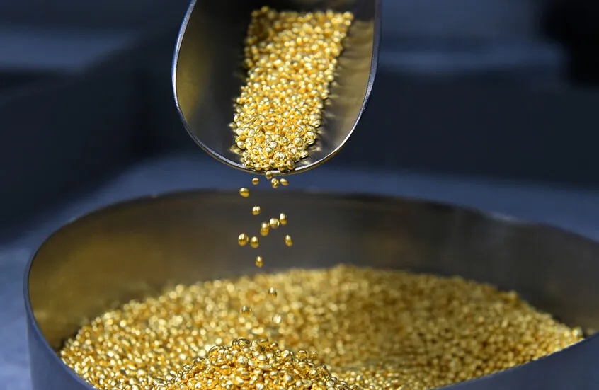 Gold Records First Decline Below $4300