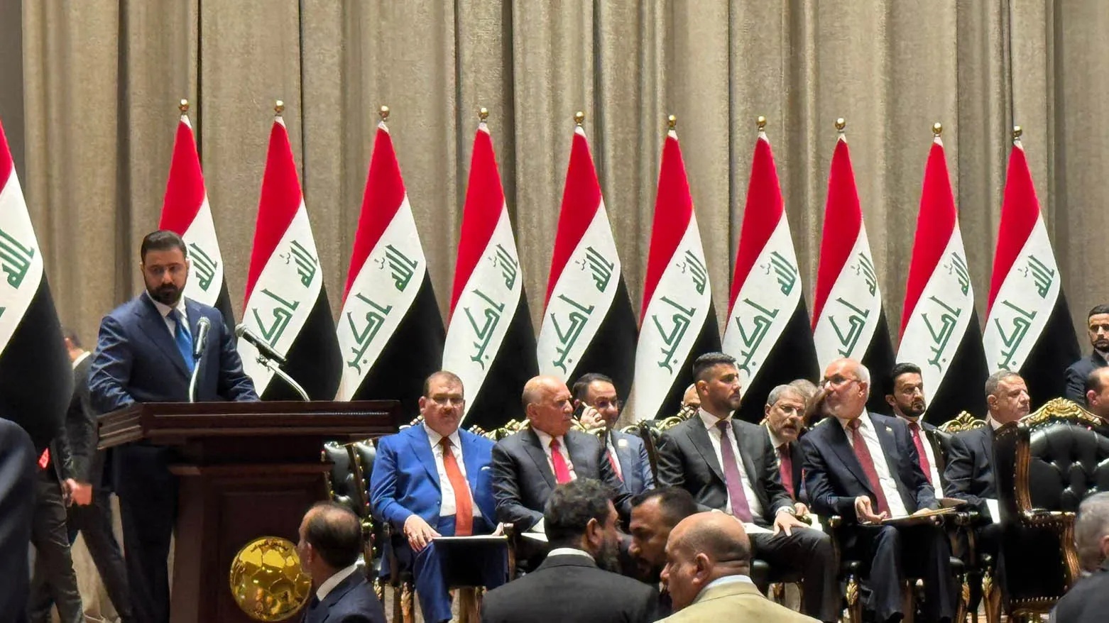 الحكومة تؤكد عدم ترشح الزيدي للانتخابات وتحدد موعد استكمال التشكيلة الوزارية
