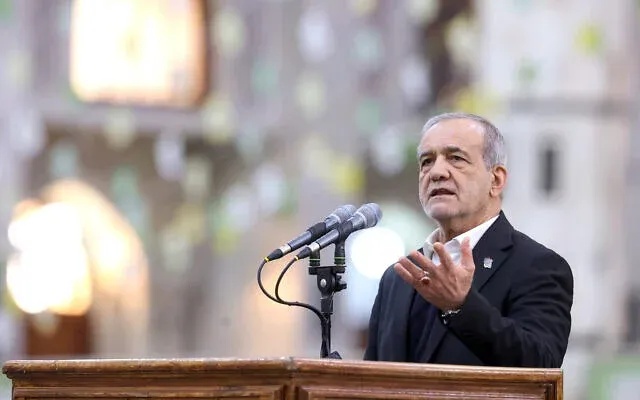 الرئيس الإيراني يؤكد دخول طهران المفاوضات دون تنازلات