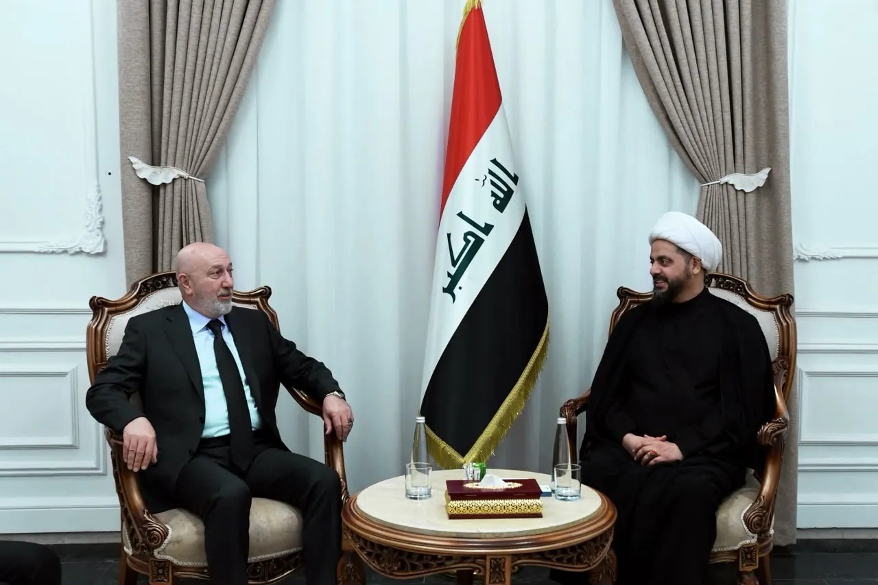 الرئيس يؤكد على أهمية استمرار جهود مكافحة الفساد خلال لقائه ببغداد
