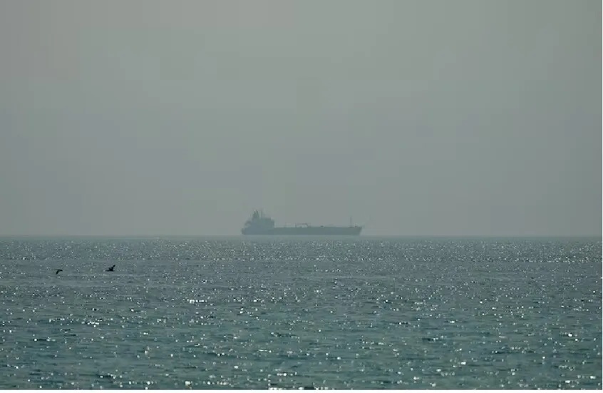 Escalating US-Iran Tensions Impact Oil Navigation Amidst Regional Volatility