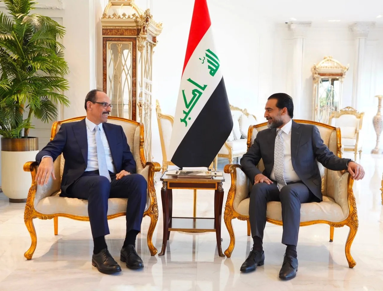 الحلبوسي ورئيس المخابرات التركي يؤكدان أهمية دعم جهود بغداد لاستعادة المتهمين بالفساد الهاربين خارج البلاد