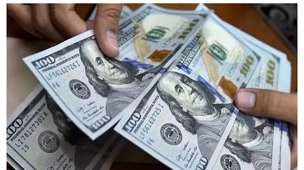الدولار يسجل 153,750 ديناراً في أسواق العراق