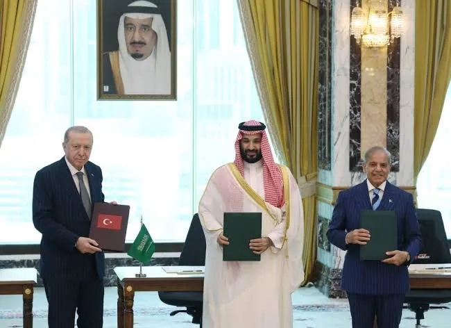 تركيا تكشف تفاصيل اتفاق مكة الدفاعي وتفتح الباب لانضمام دول