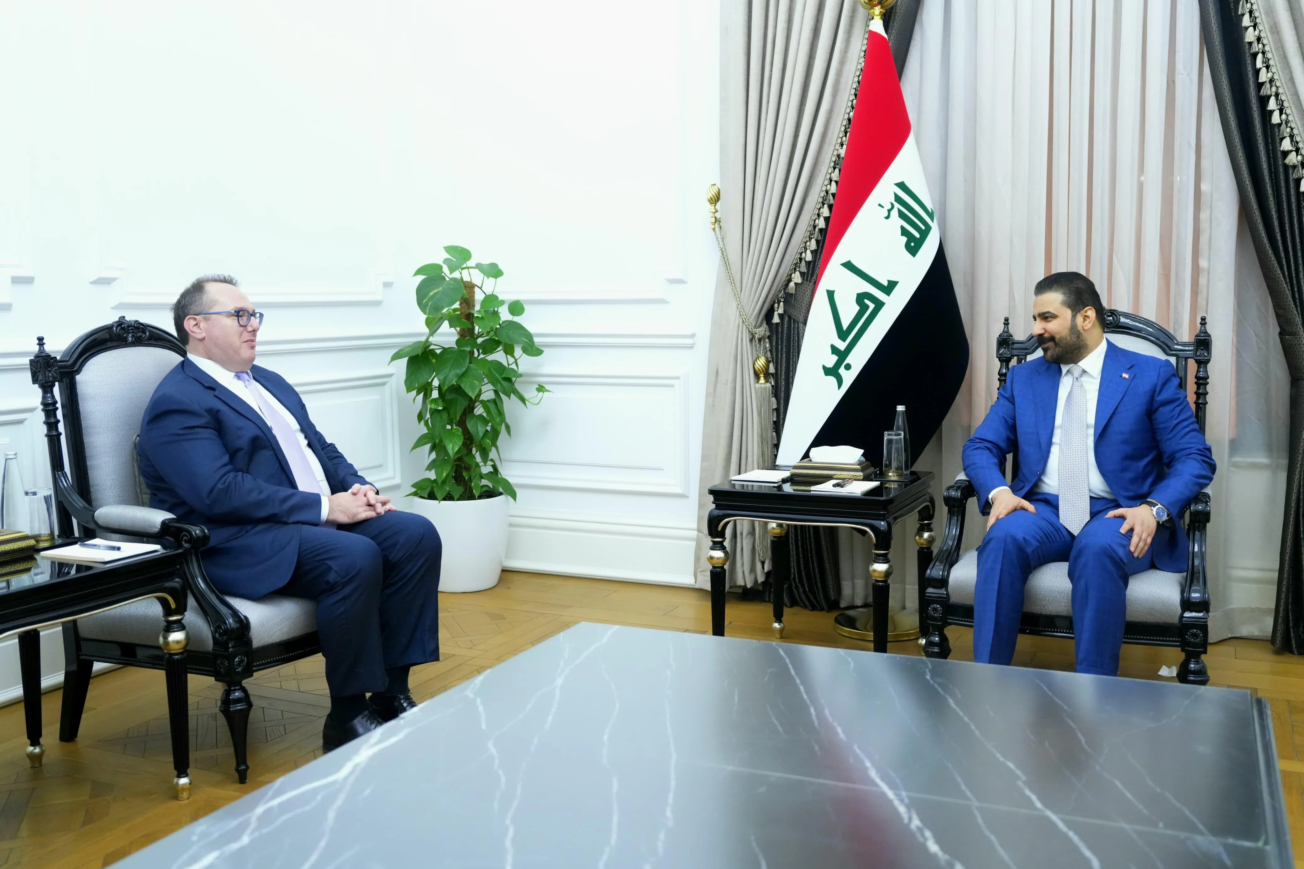 رئيس الوزراء العراقي يستقبل القائم بالأعمال الأمريكي بمناسبة انتهاء مهامه