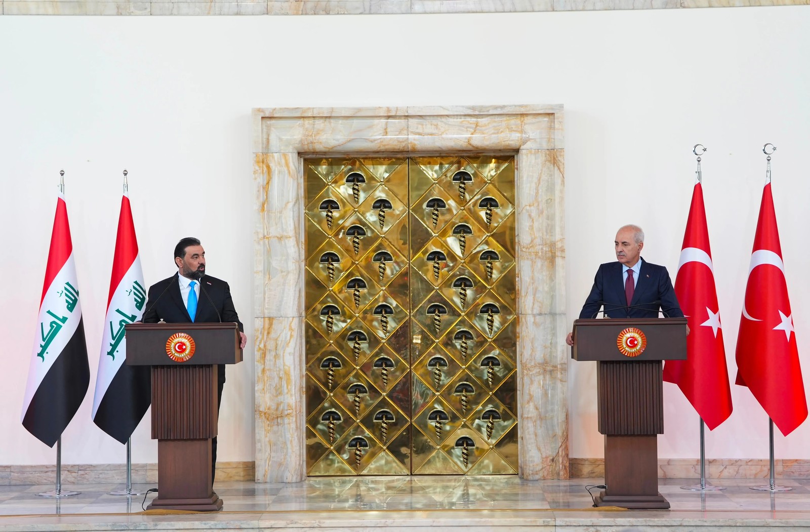 رئيس مجلس النواب يدعو نظيره التركي لتعزيز التعاون في بغداد