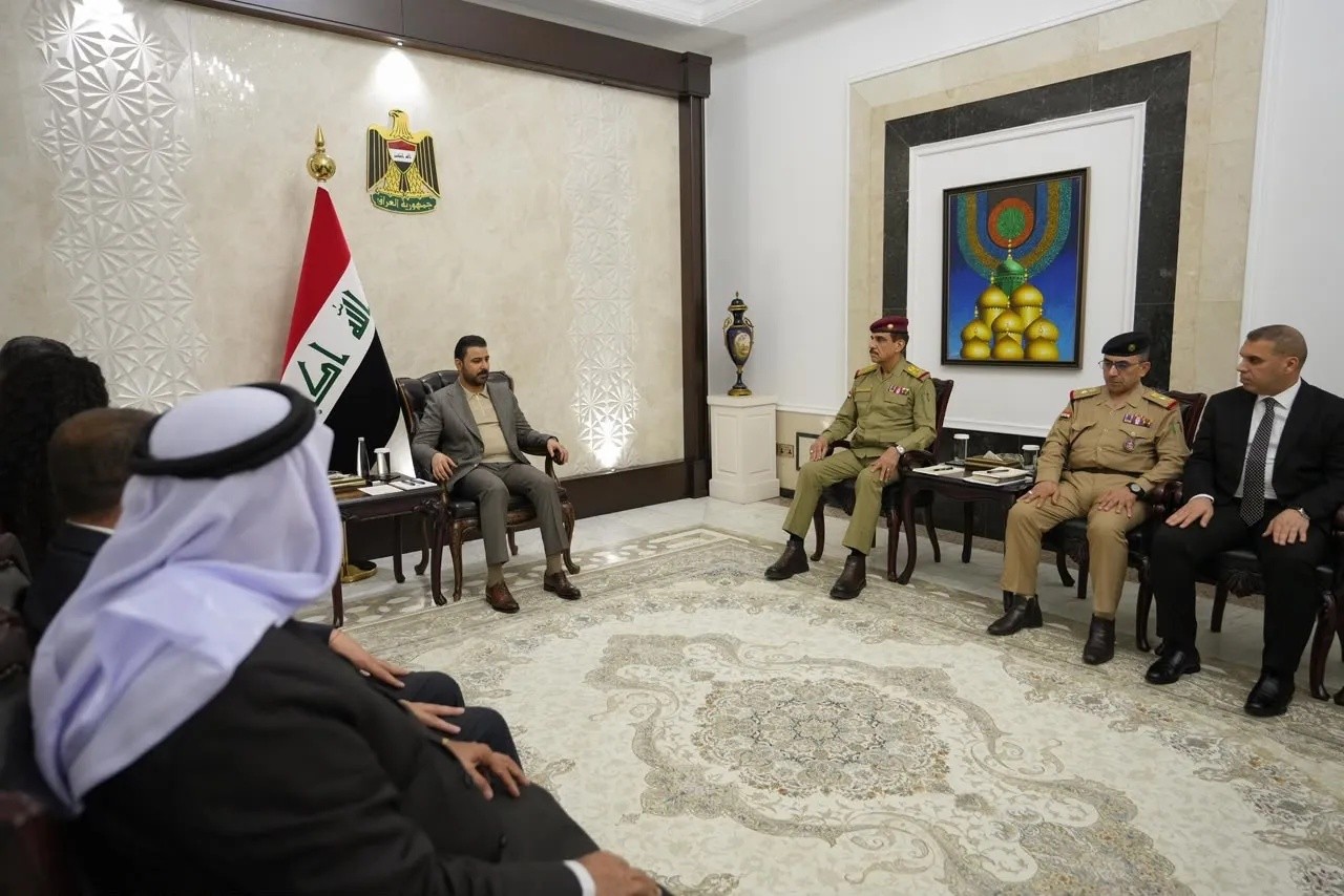 الزيدي يعلن بدء تسليم فصائل سنجار أسلحتها للحكومة