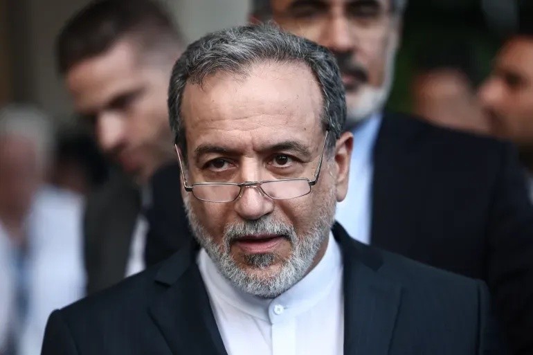طهران تعتزم إطلاع العراق ودول الخليج على المسار البحري الجديد بمضيق هرمز في اجتماع مسقط