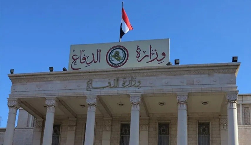 وزارة الدفاع تكذب مزاعم برقية استخباراتية حول استهداف مقرات الحشد الشعبي