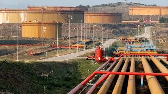 النفط ينخفض مع تبدد المخاوف حول استقرار الإمدادات في الشرق الأوسط