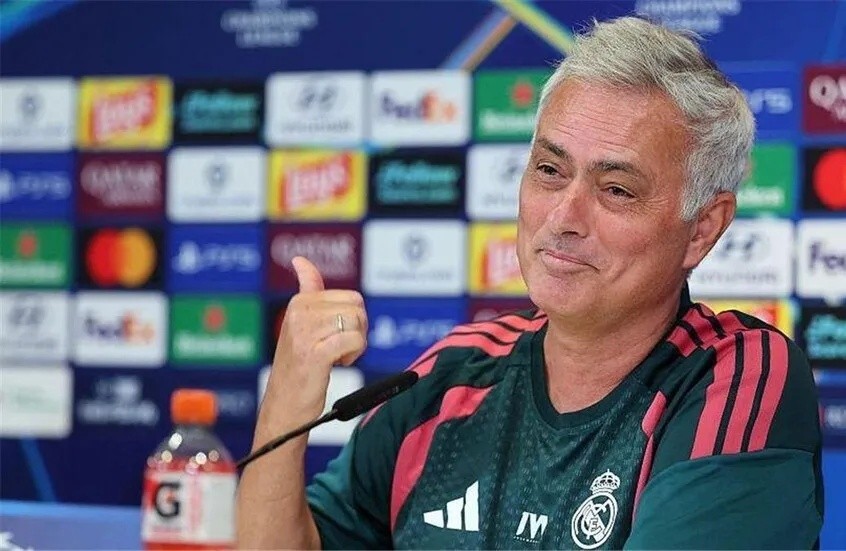 نجم ريال مدريد مبابي يثني على مورينيو ويكشف أسباب تميزه القيادي