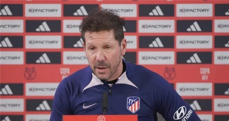 سيميوني يتوعد ريال مدريد ويكشف عن تقديره لمورينيو قبل الديربي