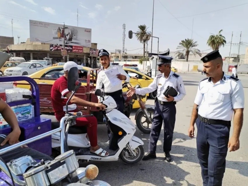 قيادة شرطة ميسان تعلن عن إيقاف حركة الدراجات النارية ليلاً لتعزيز السلامة العامة