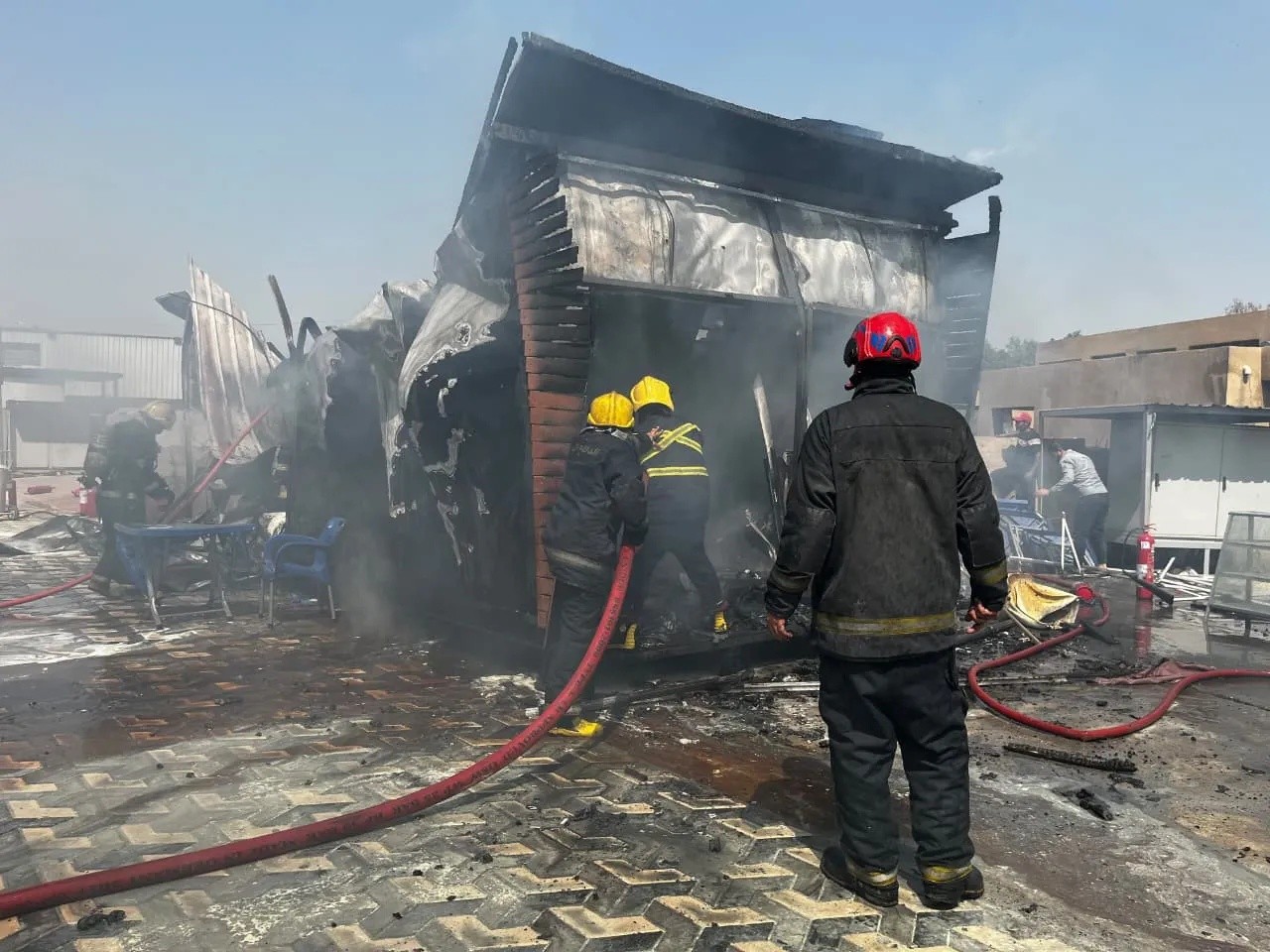 إخماد سريع لحريق كافتيريا بكلية الإمام الكاظم في بغداد دون إصابات