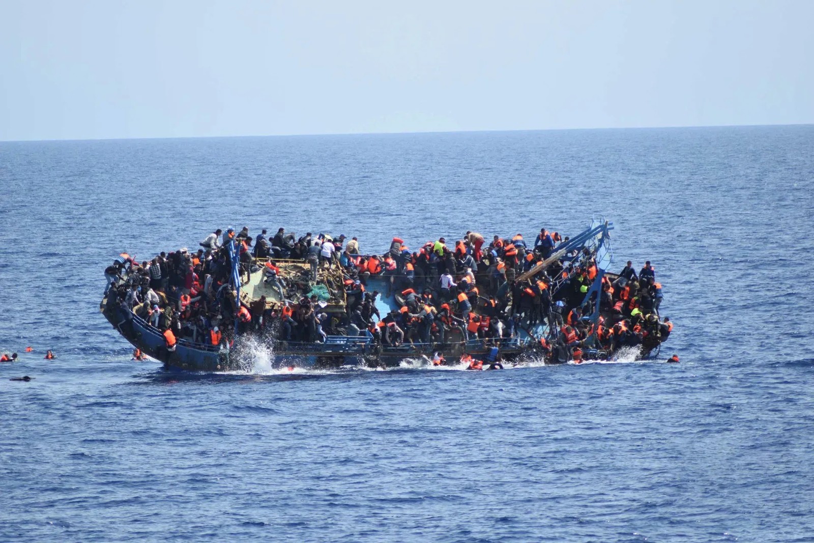 بغداد تُحقق في مصير 18 مهاجراً عراقياً يُخشى غرقهم قبالة السواحل الليبية