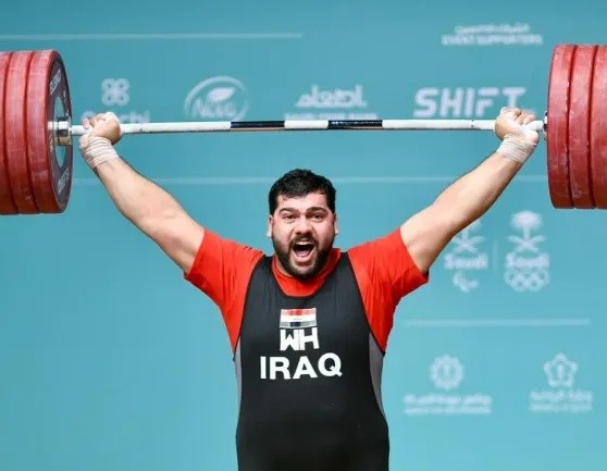 إنجاز تاريخي للرباع العراقي علي عمار بذهبية الخطف ورقم عالمي جديد في آسياد ناغويا