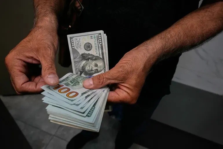 بدء صرف مستحقات المتقاعدين لشهر تشرين الأول عبر المصرف