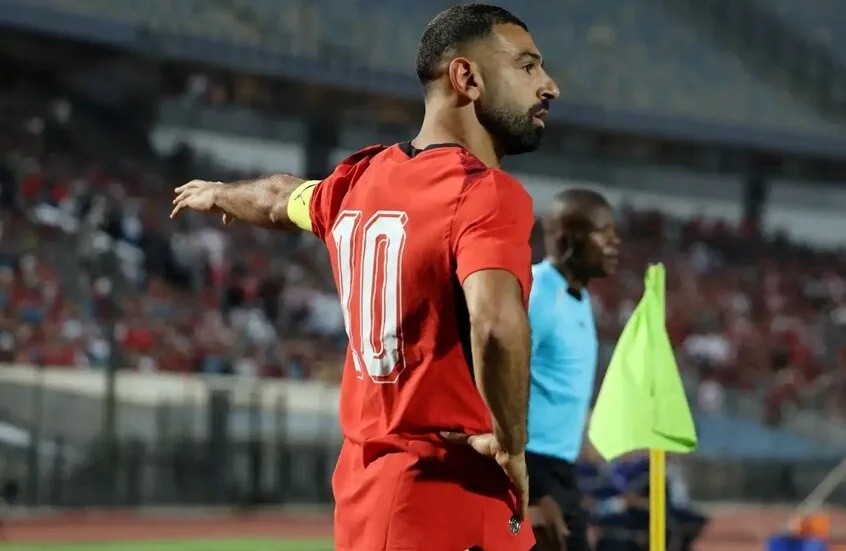 أزمة مع الفراعنة.. محمد صلاح يلوح بالاعتزال الدولي ومغادرة المعسكر