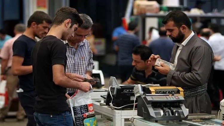توجه حكومي لدراسة مقترح إعادة توزيع الكوادر الوظيفية بين المؤسسات والدوائر الخدمية