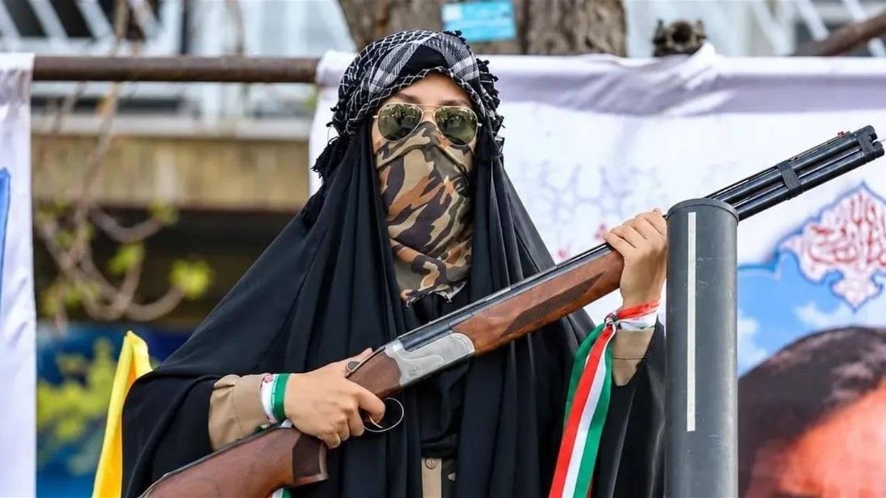 تأسيس أول كتيبة مسلحة للنساء في طهران
