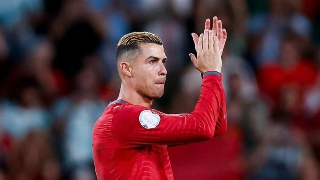 رونالدو يكسر صمته ويفجر مفاجآت ثقيلة بشأن معسكر البرتغال