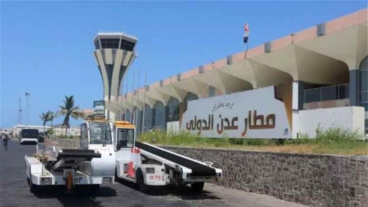 استهداف صاروخي يطال مطار عدن الدولي فجراً