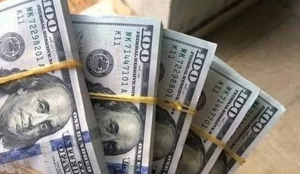 تراجع أسعار صرف الدولار مقابل الدينار بالأسواق العراقية