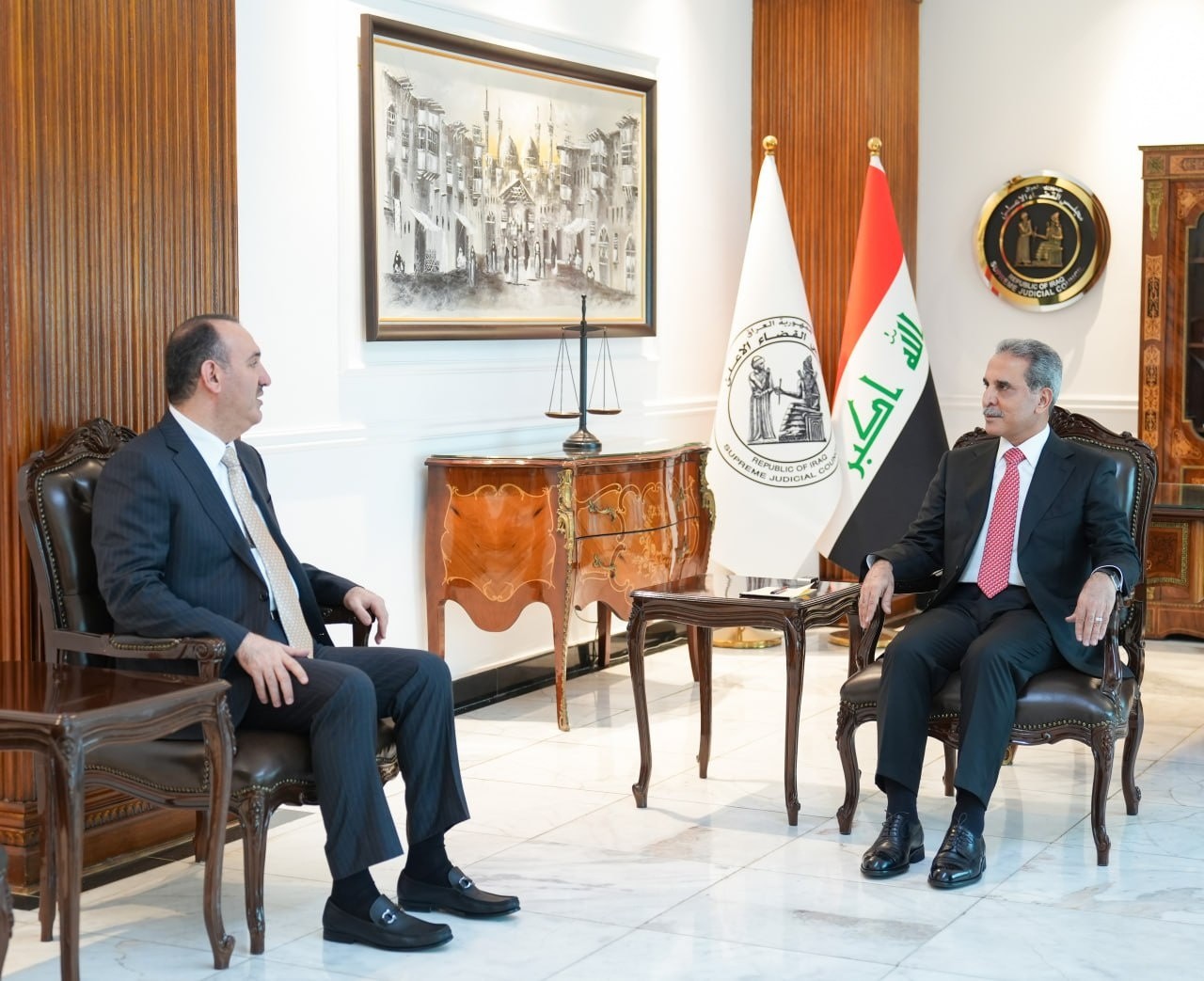 رئيس مجلس القضاء الأعلى يناقش مع وزير الداخلية آليات الارتقاء بأداء المؤسسة الأمنية