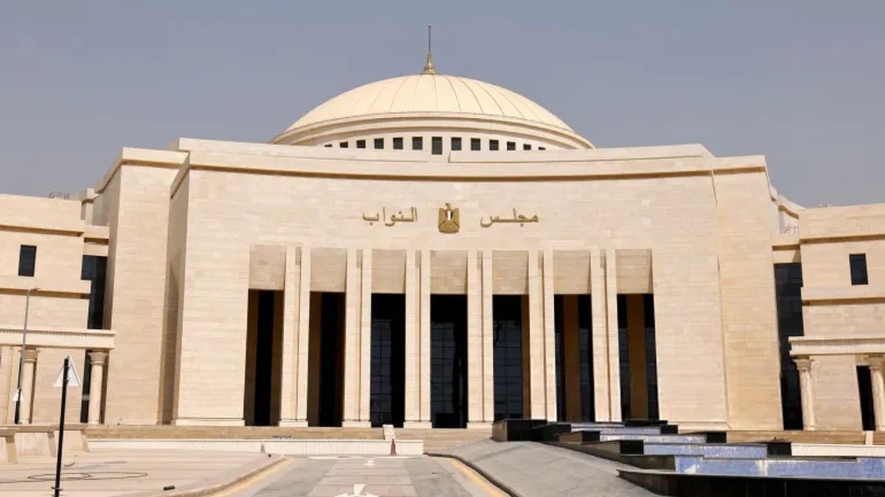البرلمان المصري يؤجل حسم تفويض دعم السعودية