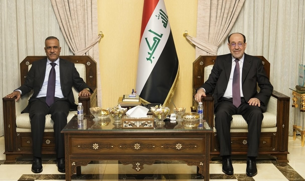 المالكي يبحث مع وزير الدفاع آليات تطوير القدرات العسكرية لحماية السيادة الوطنية