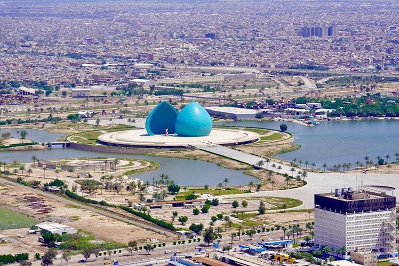 تباين الأجواء بين الصحو والغائم جزئياً مع توقعات بأمطار خفيفة متفرقة