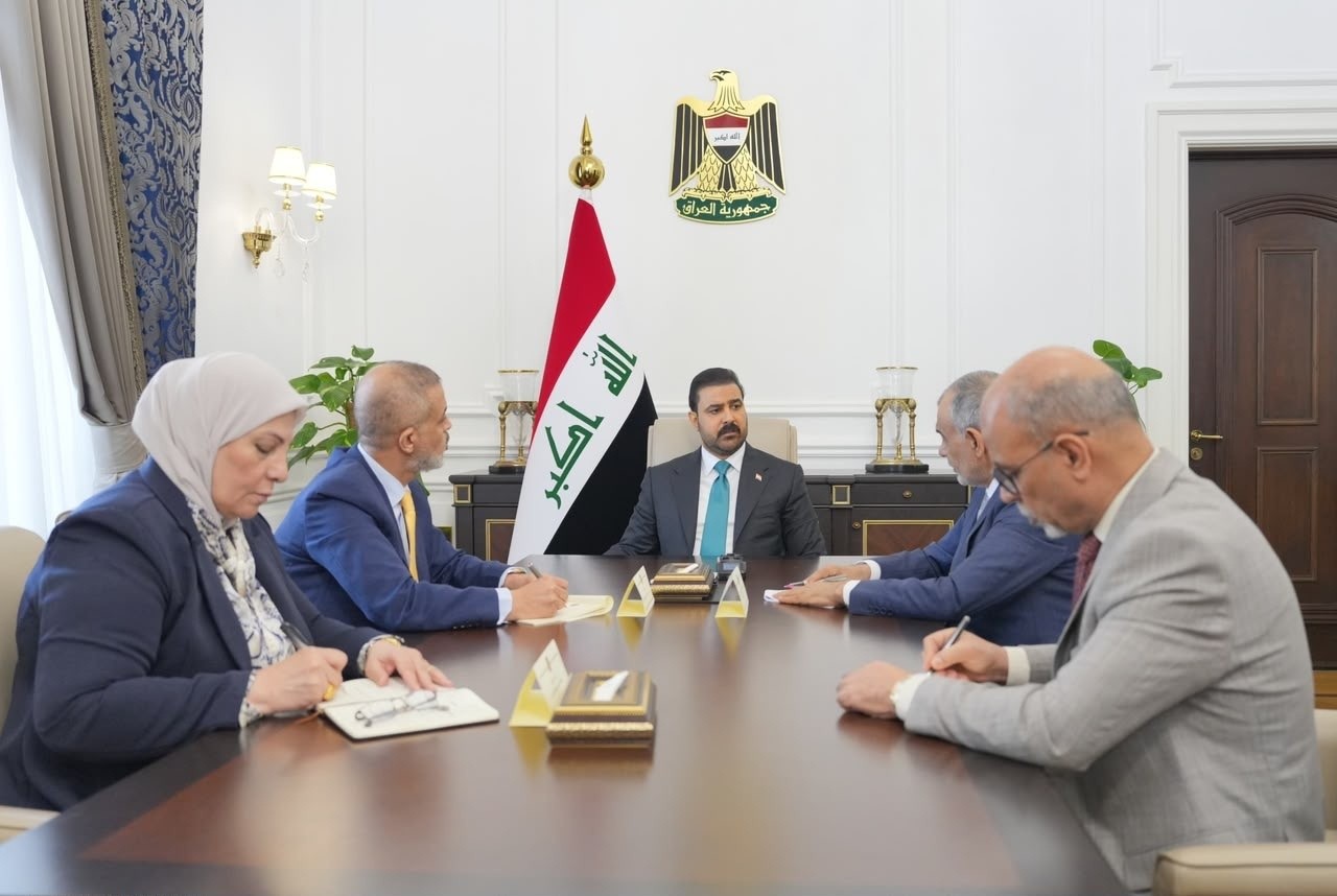 الزيدي يأمر بتثبيت المتعاقدين وإضافة درجات وظيفية جديدة