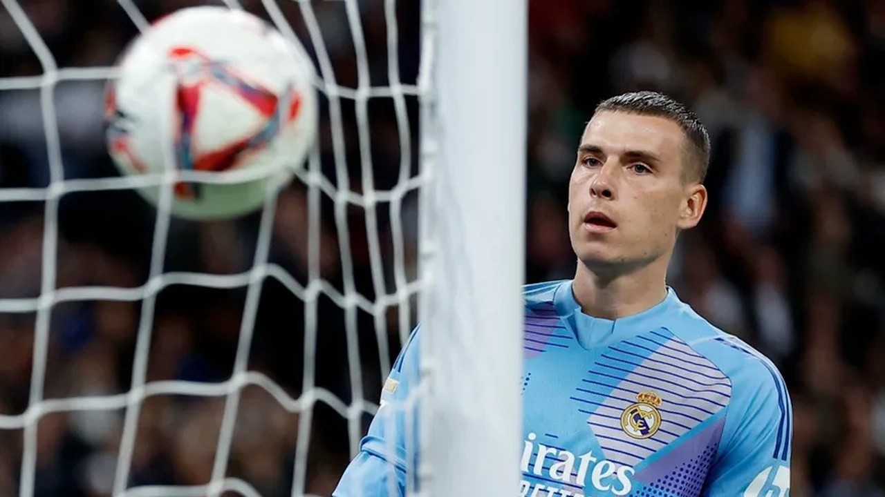 لونين يستعد لأول ظهور مع ريال مدريد في الكلاسيكو بعد غياب كورتوا